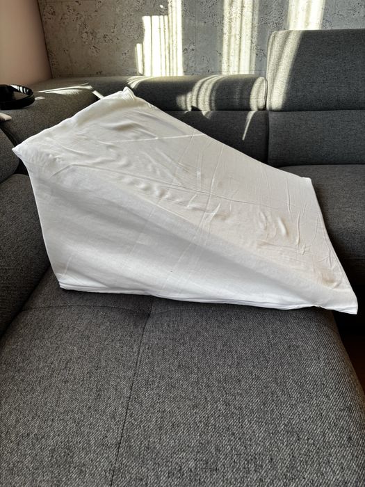 Триъгълна ортопедична възглавница