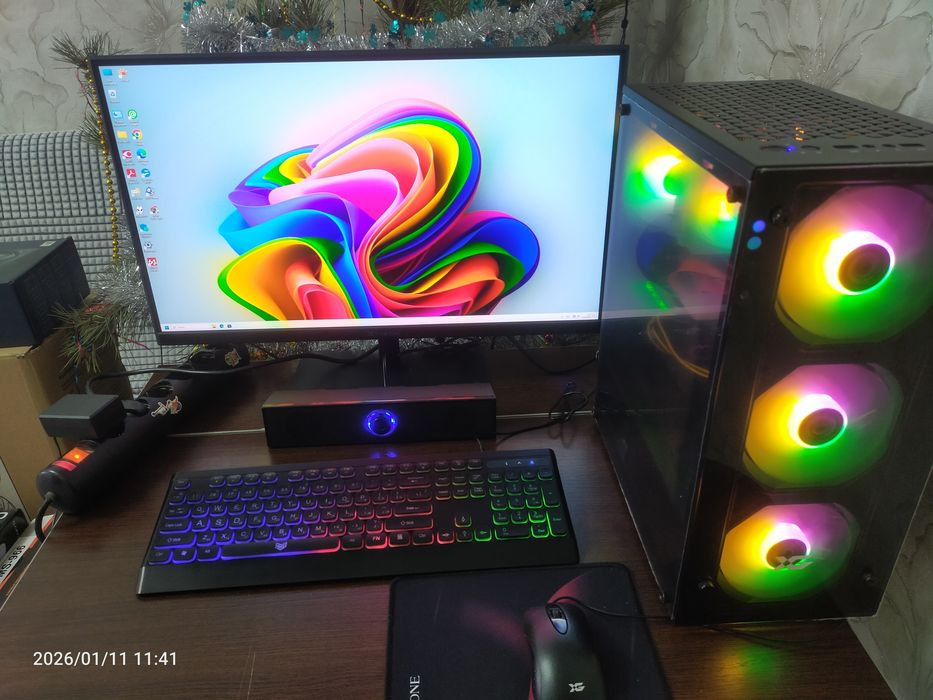 Новый компьютер в комплекте.