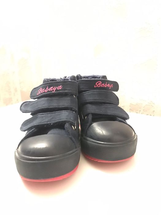 Осенне-зимние кроссовки для девочек.