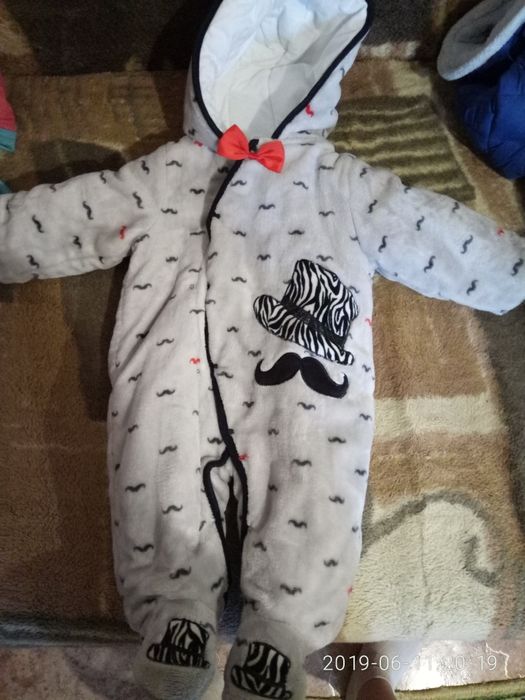 Продам комбинезоны осенние