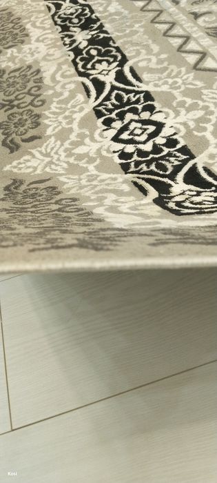 Продается ковер серого оттенка