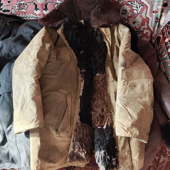 Продам два  тулупа из овчины