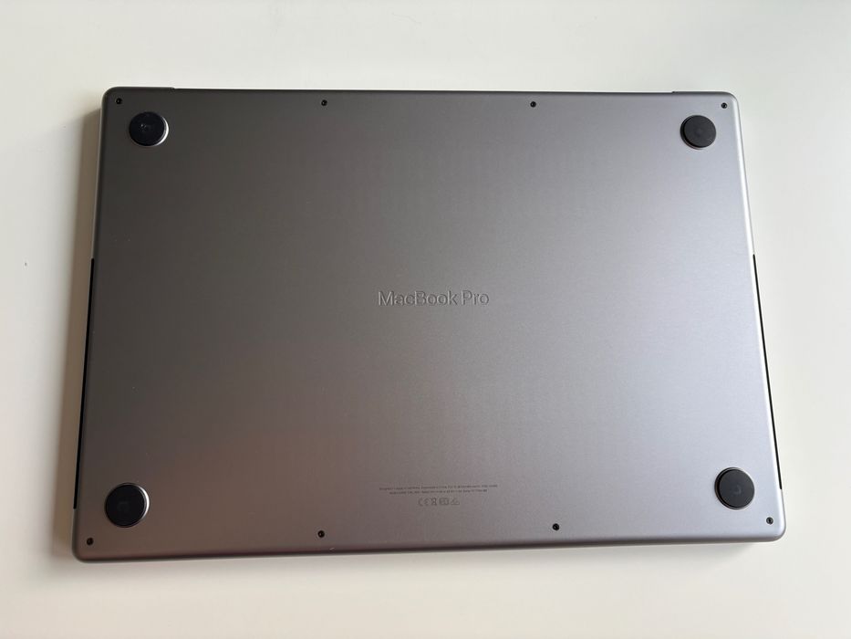 Apple MacBook Pro 2021 16' M1Pro 1TB