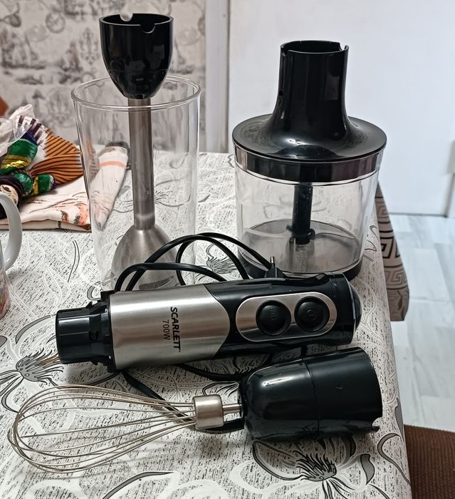 Продам Блендер — полный комплект, отличное состояние!