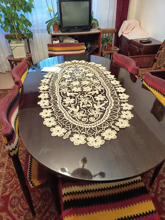 Vând mobilă veche anii 70