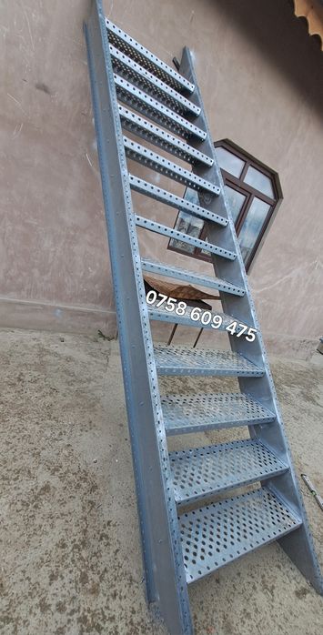 Scări metalice zincate 90x23