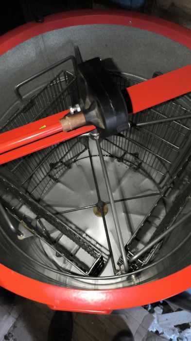 Продам Медогонку