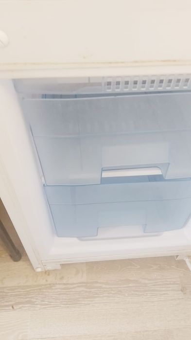 Отдам холодильник на запчасти