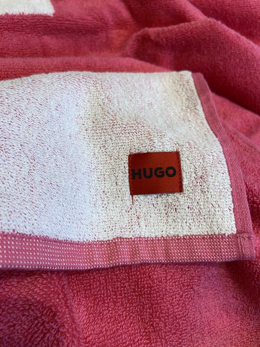 Оригинална HUGO BOSS Розова дамска хавлиена плажна кърпа 180см/93см