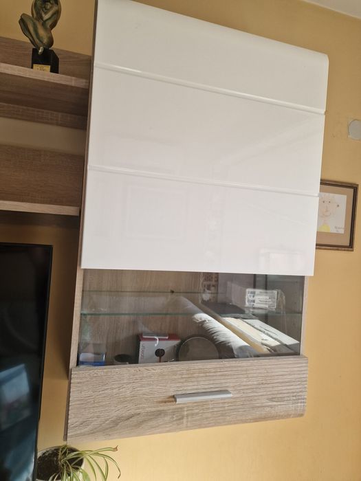 Спешно! Модулна холова секция бял гланц