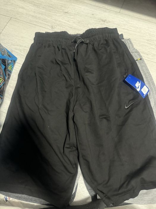 Продам мужские шорты