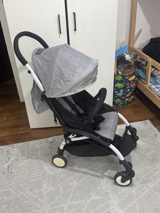 Продам прогулочная коляска легкая