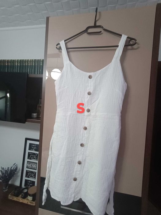 Rochițe, salopete, sarafane in condiții foarte bune