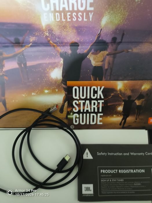 Продавам jbl charge 5