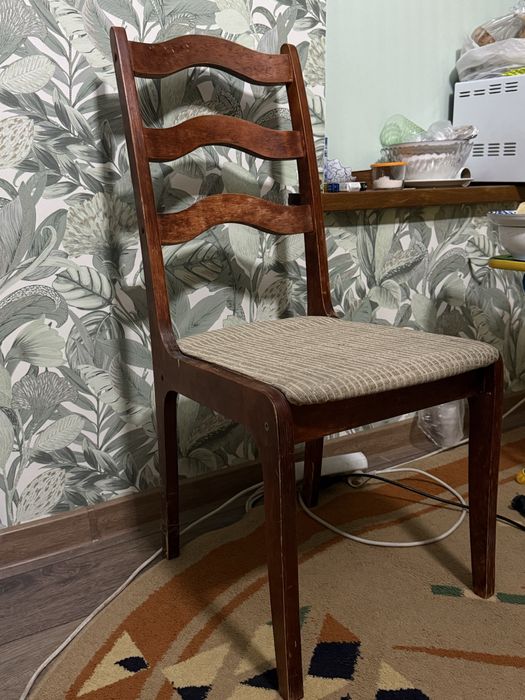 Продам стулья деревянные