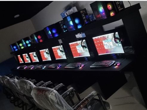 10 dona igrovoy kompyuter monitor klava mishka