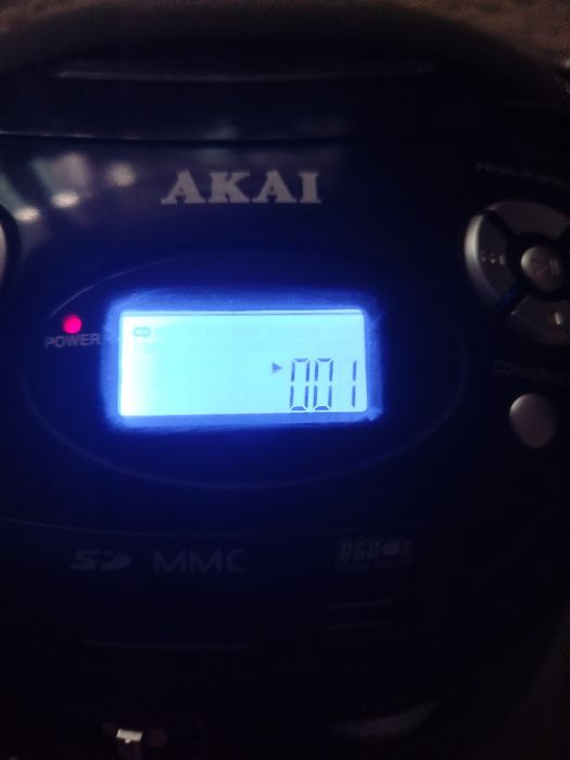 Radio AKAI cu CD player, USB, CARD și casti