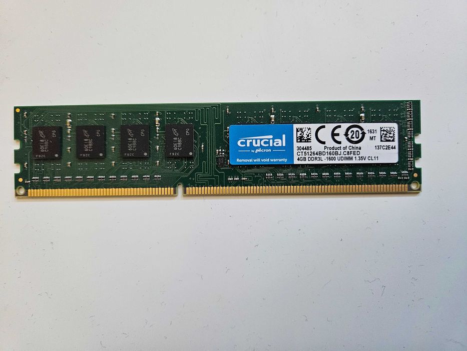 Vand set RAM DDR3-1600 Crucial 4GB - 32 buc