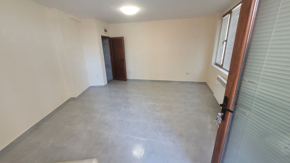 СЛИВЕН  Офис,ателие под наем