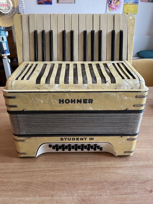 Акордеон Hohner Student III