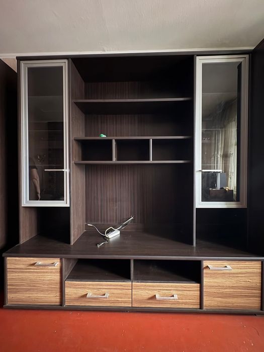 Продаю гостиную стенку