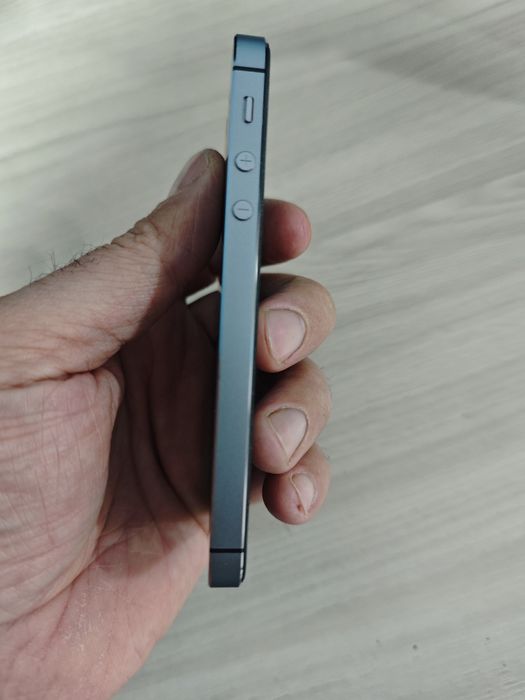 IPhone 5s 16gb в идеальном состоянии