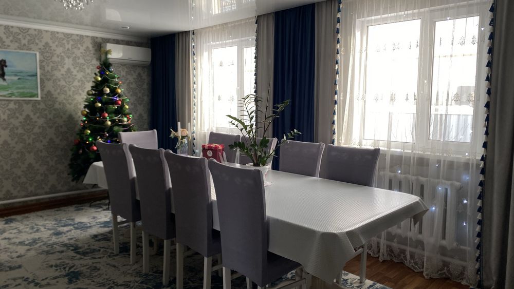 Продается стол и стулья