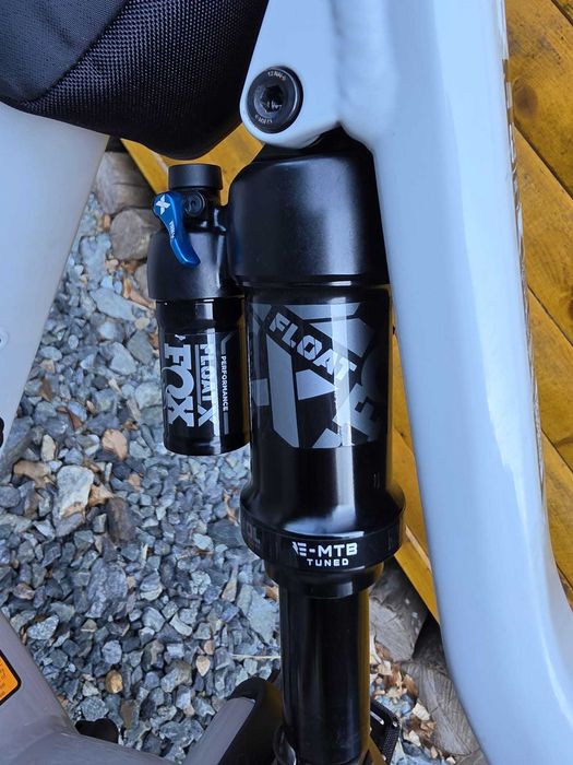 Bicicleta electrica focus Jam2 6.9 kashima bosch 750 Smart sau schimb cu avinox
