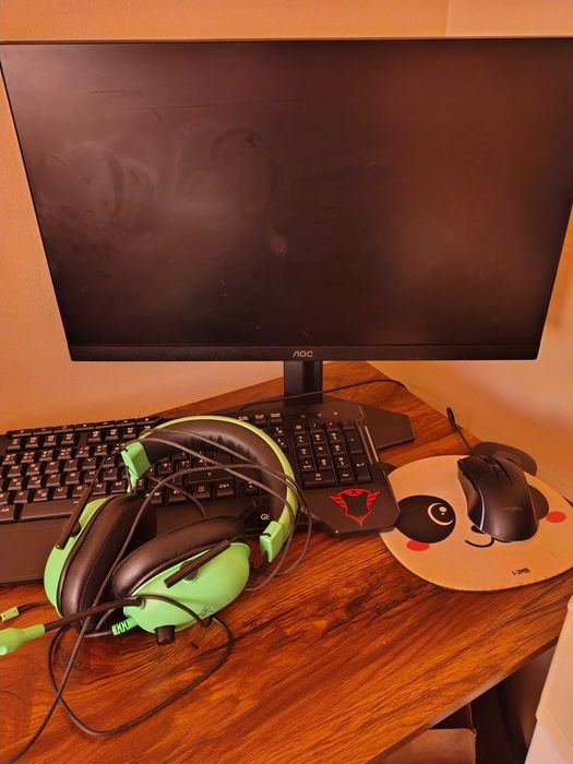 PC light gaming+monitor AOC 180Hz
