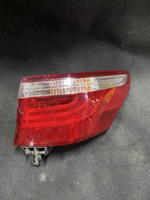 Задний фонарь LS460