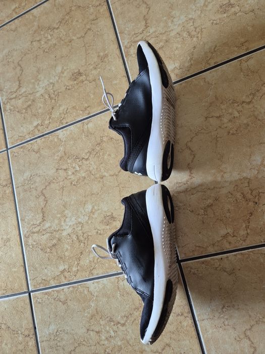 Adidasi Under Armour 37.5