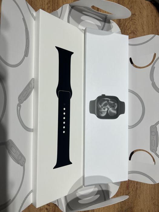 Часы Apple Watch новый .