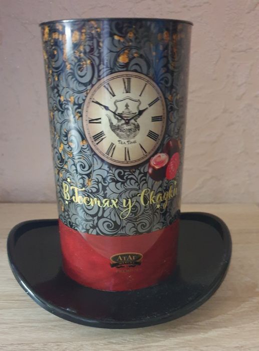 Продам сувенирные шляпки,,пластиковые.