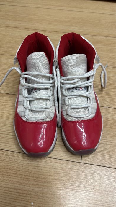 Jordan 11 cherry