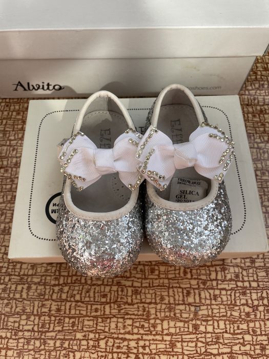 Продам обувь для девочки