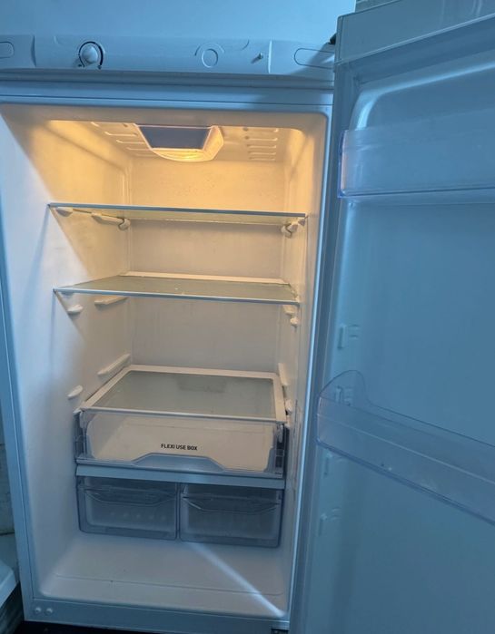 Холодильник Indesit