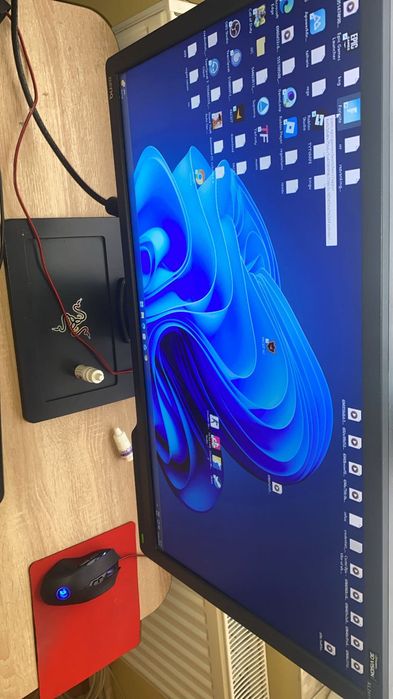 Pc gaming bun monitor căști cameră etc