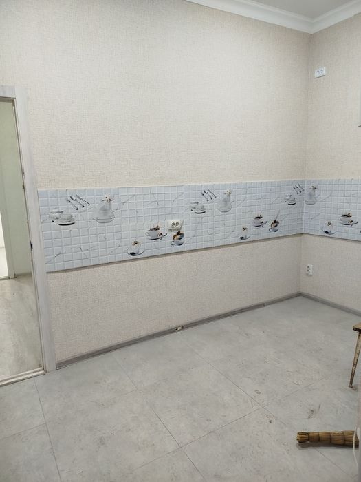 Южный Вагзал Сергели Кодастор олдида ховли сотилади