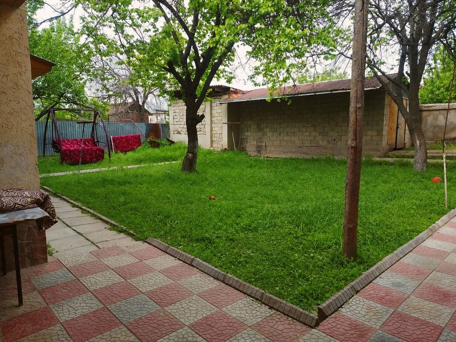 Частный дом с участком