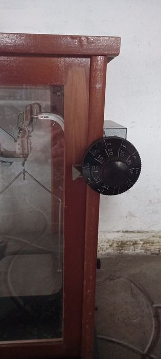 Весы лабораторные продам