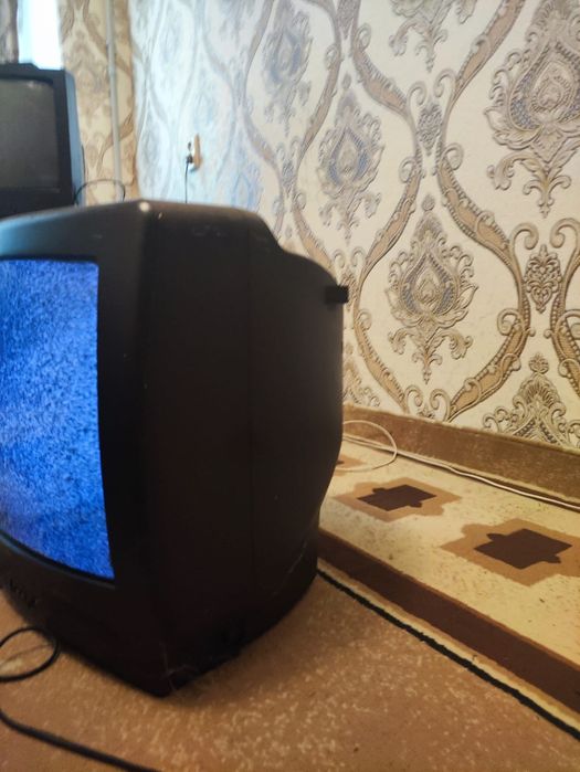 Продам телевизор lg