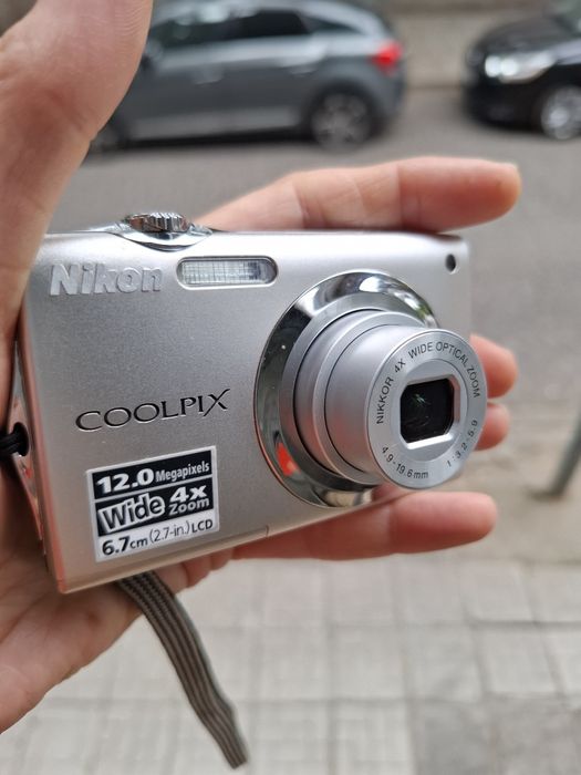 Компактен дигитален фотоапарат NIKON COOLPIX S3000