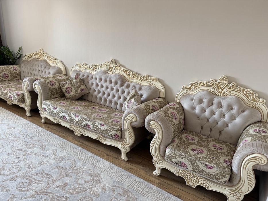 Продам Диваны и кресла 6 метров