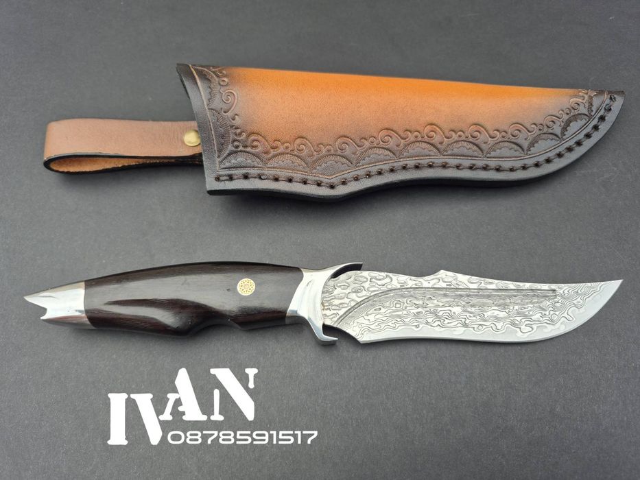 Японски ловен нож от дамаска стомана и сърцевина VG10 с кожена кания