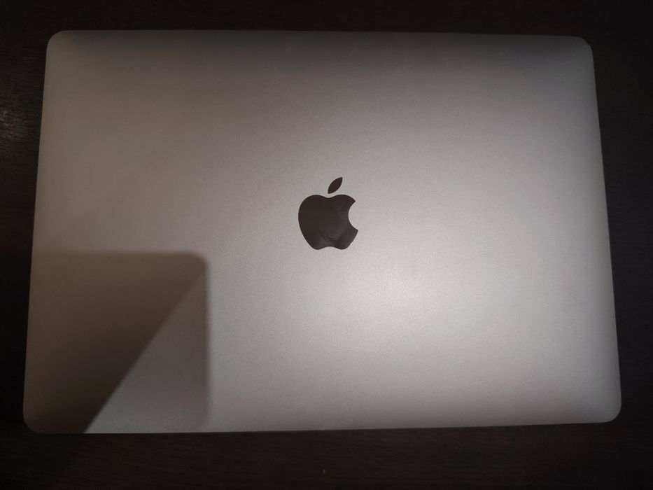 Mac book Air 13-inch 2020