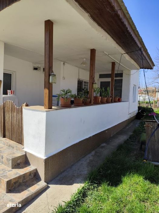 Casa renovata complet, 1800 mp teren, zona linistita in Cornita