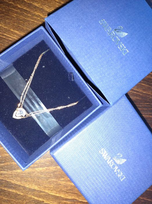 SWAROVSKI Чисто нови ЗА ДВЕТЕ колиета По Договаряне