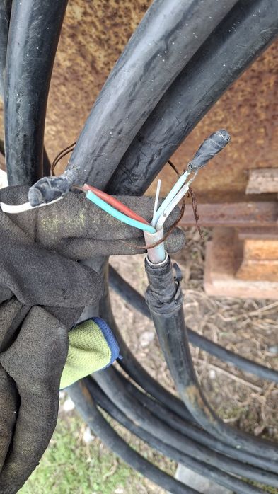 Продам кабель 4 жил