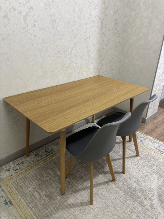 Продается стол и 2 стула