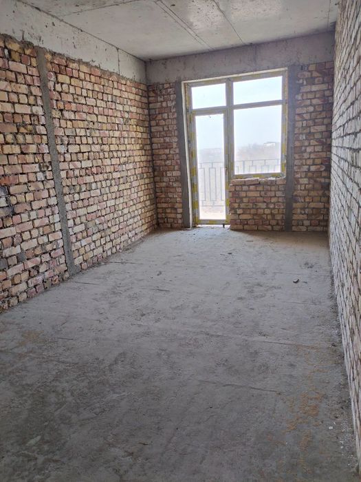 Спутник 7  Квартира сотилади 72.5 кв